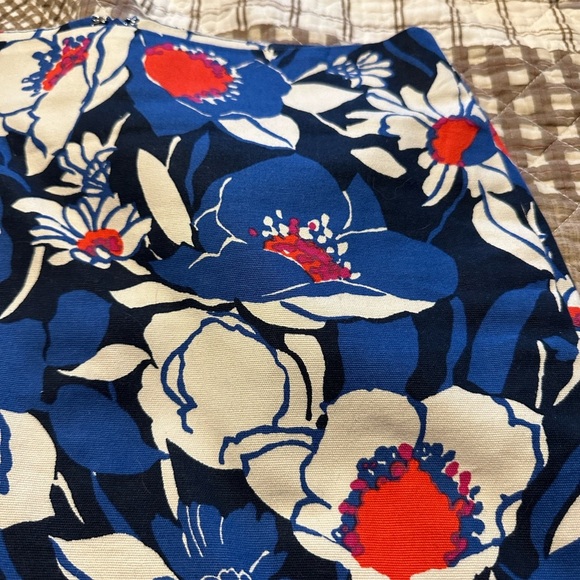 Cute colorful skirt. - Picture 3 of 7